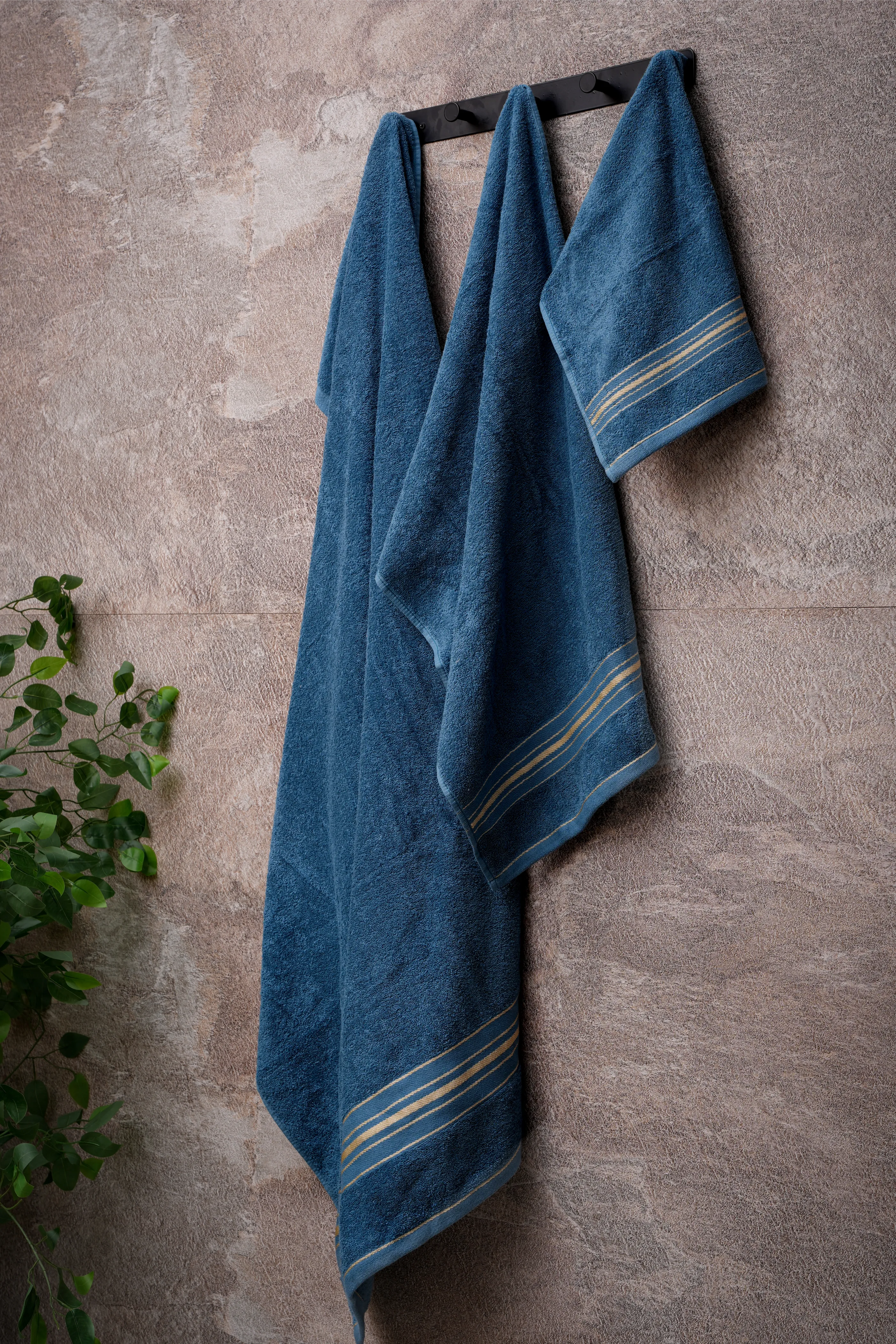 STRIPED Bathroom Towels 450GSM