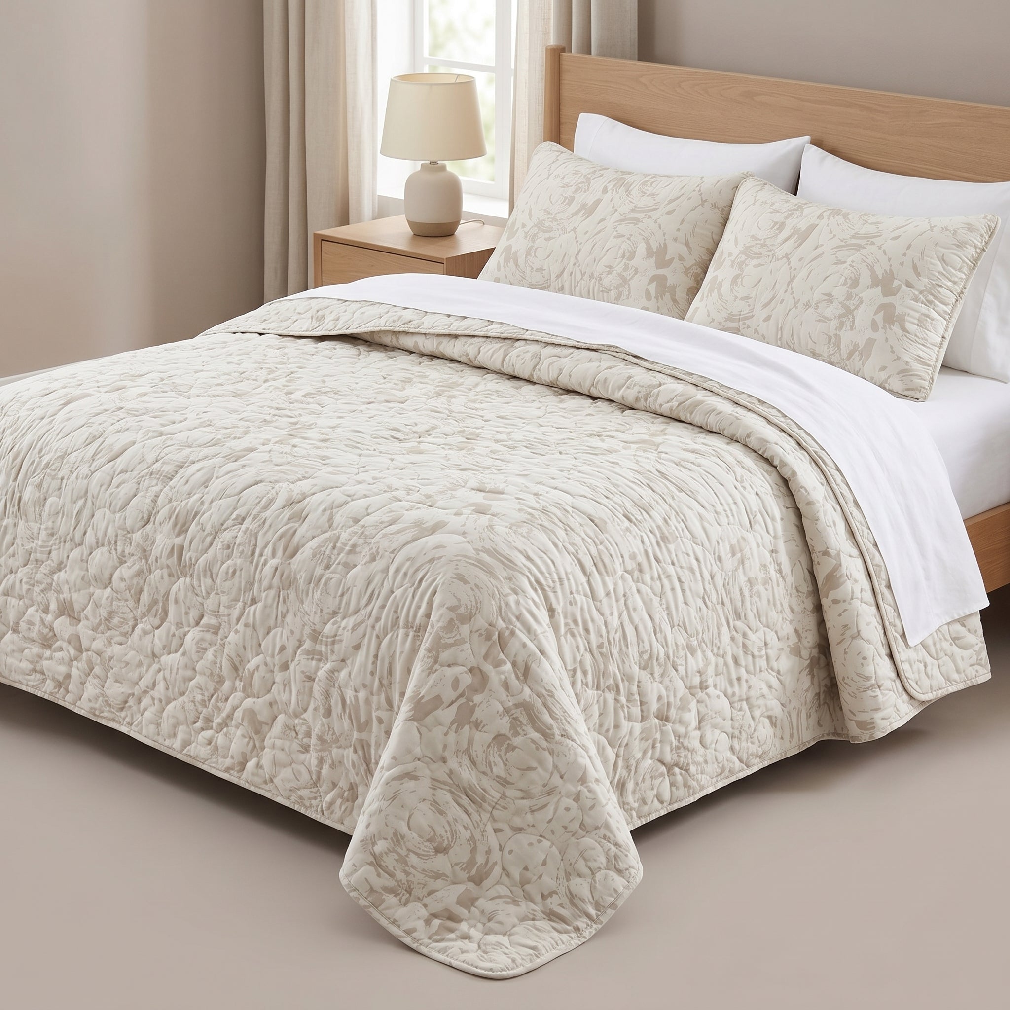 Beige Fleur Capitonné Coverlet