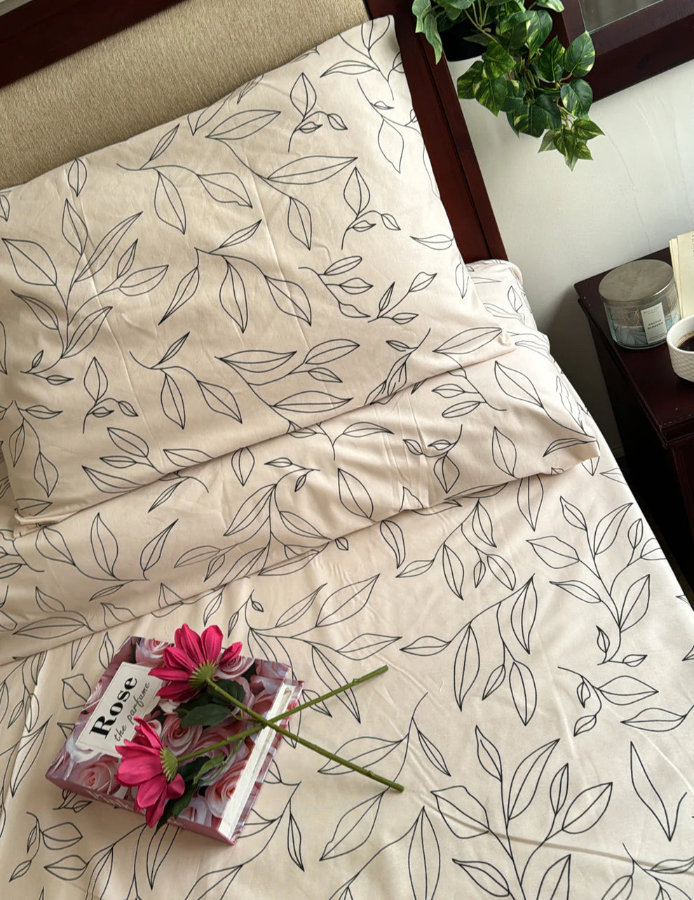 Simply leaves bedsheet