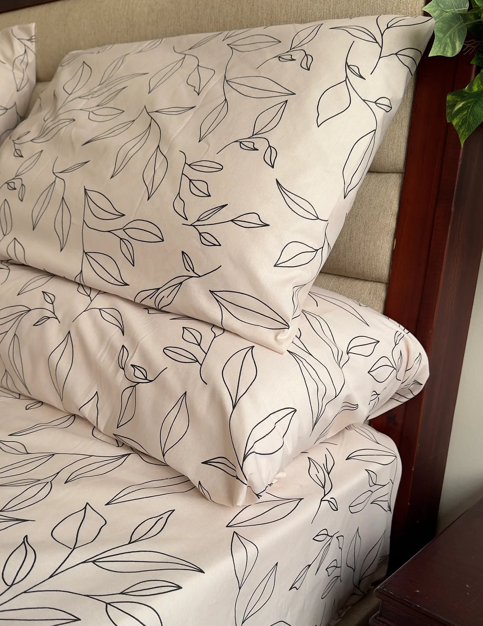 Simply leaves bedsheet