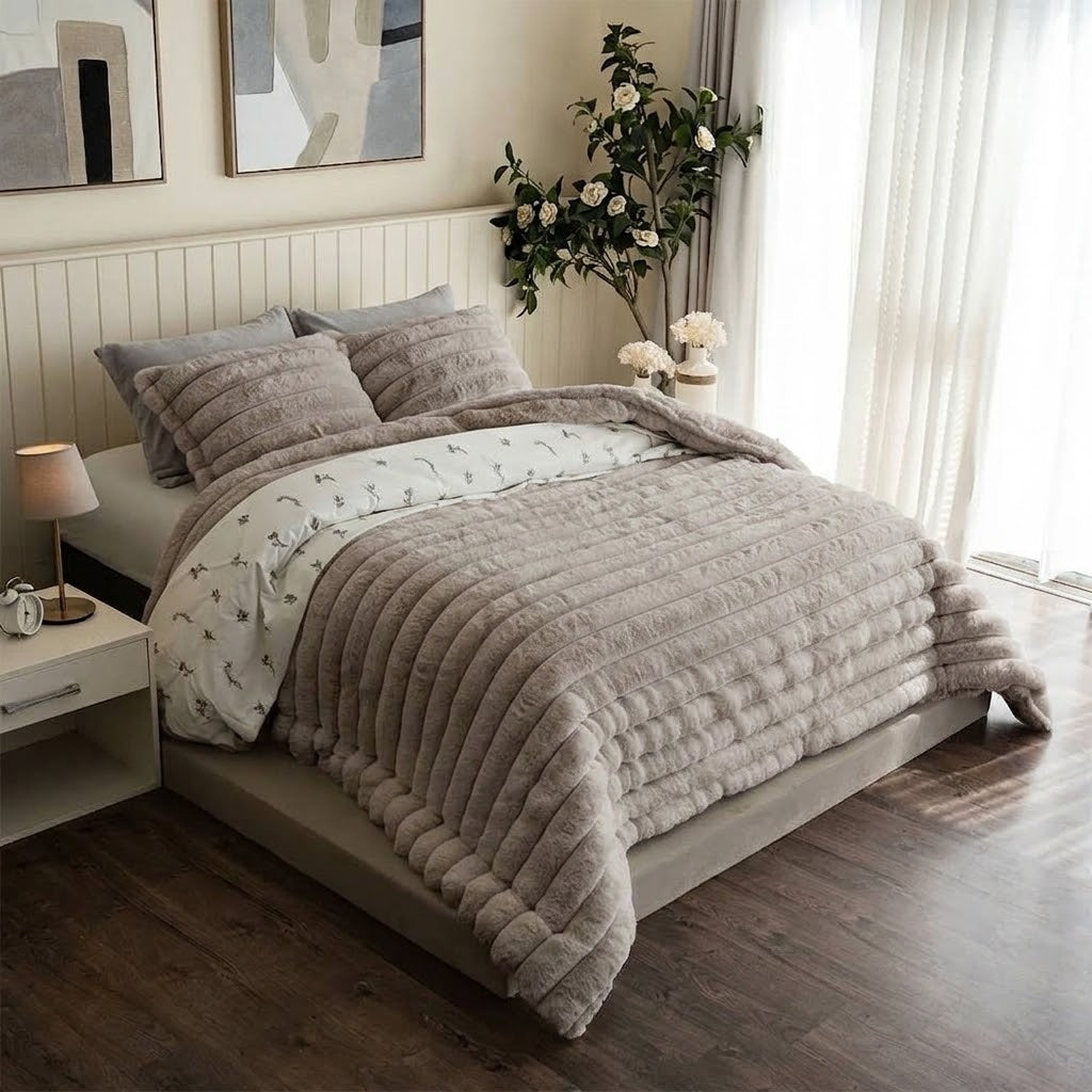 Wide Line Fur Duvet