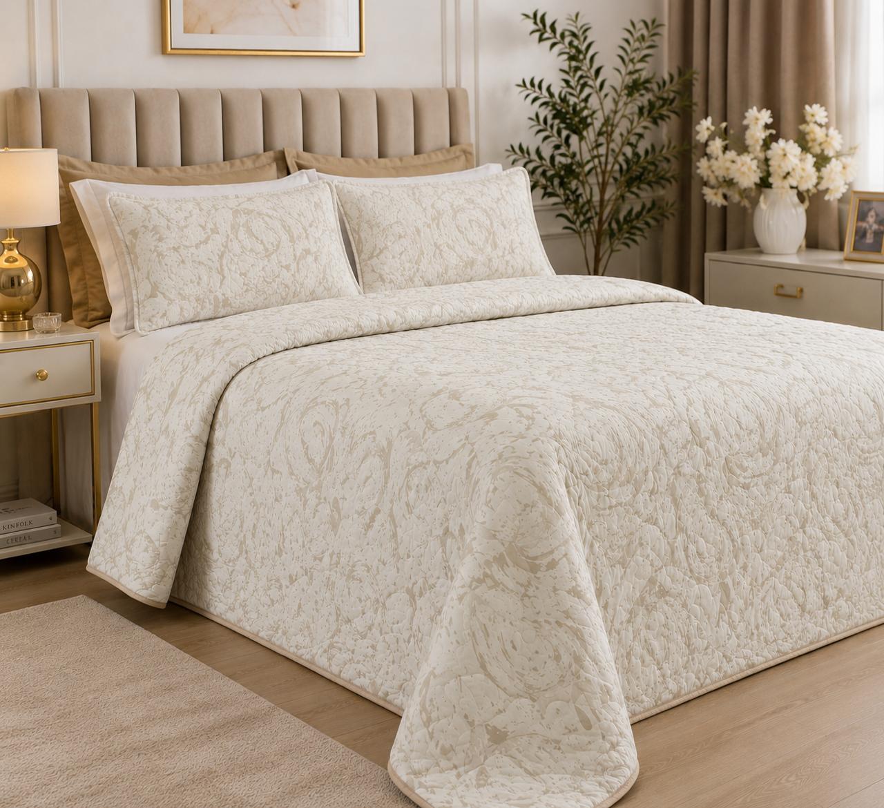Beige Fleur Capitonné Coverlet